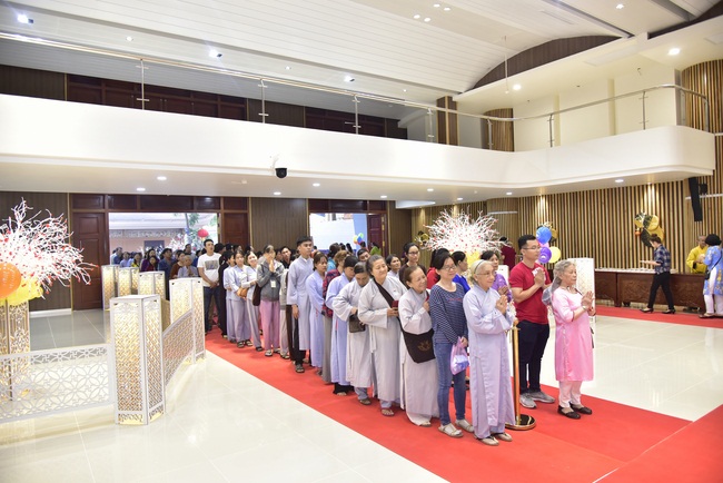 Over 79,000 red pockets had been given in the first day of Rat Year