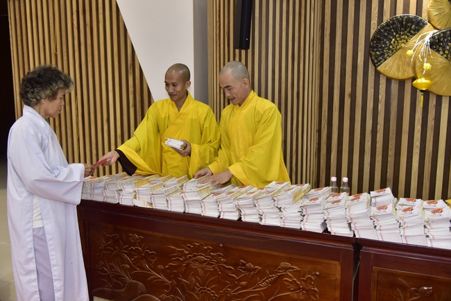 Over 79,000 red pockets had been given in the first day of Rat Year