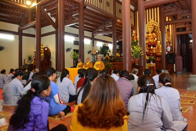 Welcoming the New Year's Eve on the rat year at Tay Khanh Pagoda - Thai Binh
