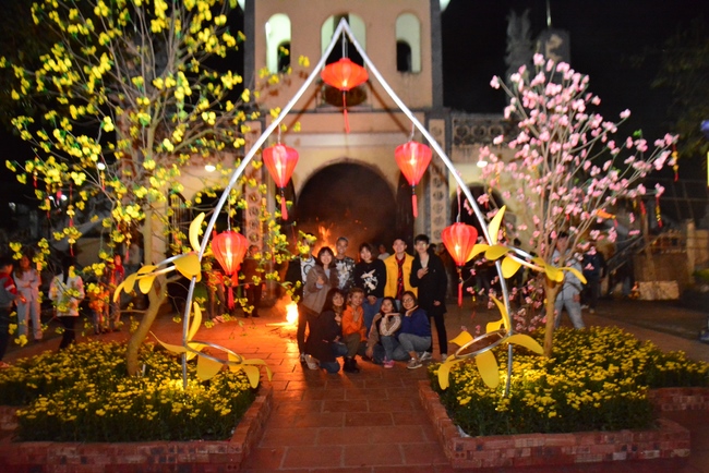 Welcoming the New Year's Eve on the rat year at Tay Khanh Pagoda - Thai Binh