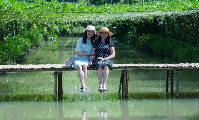 Chùm ảnh mồng ba Tết tại chùa Tây Pháp