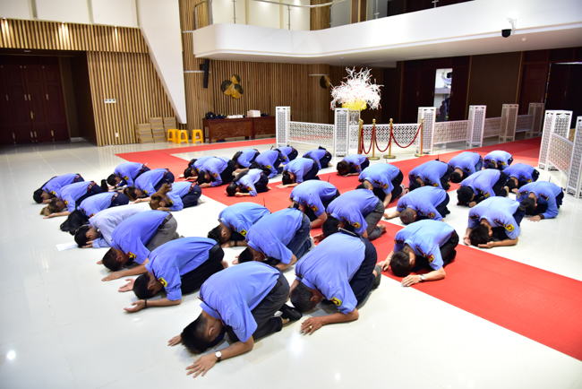 Series of photos on the 3rd day of Tet Holiday