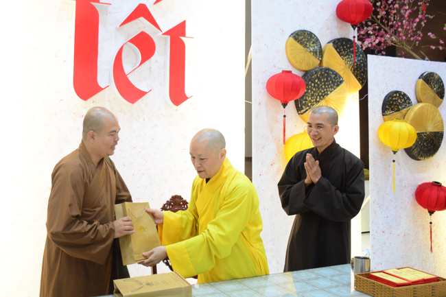 Series of photos on the 3rd day of Tet Holiday