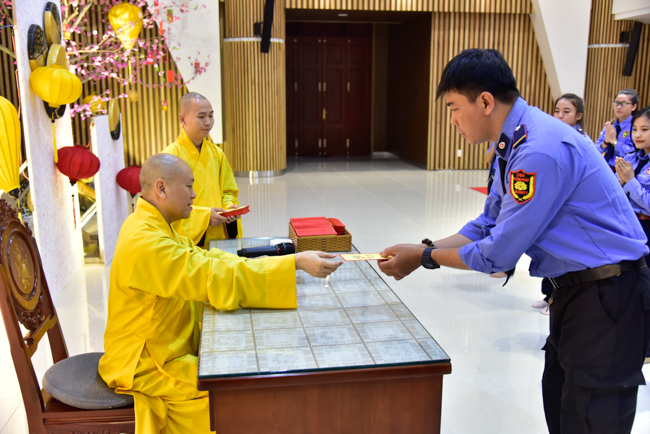 Series of photos on the 3rd day of Tet Holiday