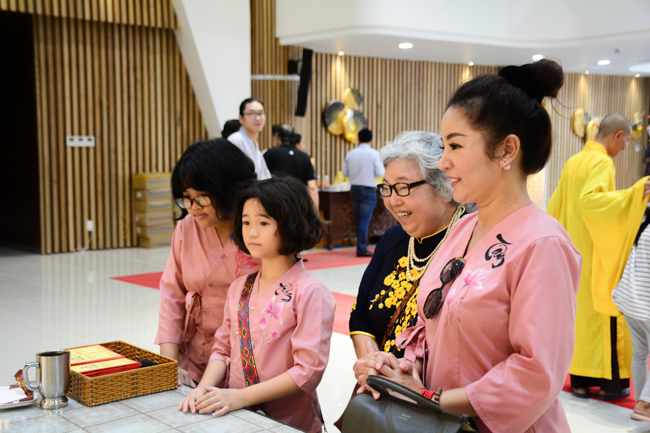 Series of photos on the 3rd day of Tet Holiday