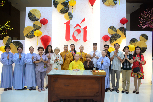 Series of photos on the 3rd day of Tet Holiday