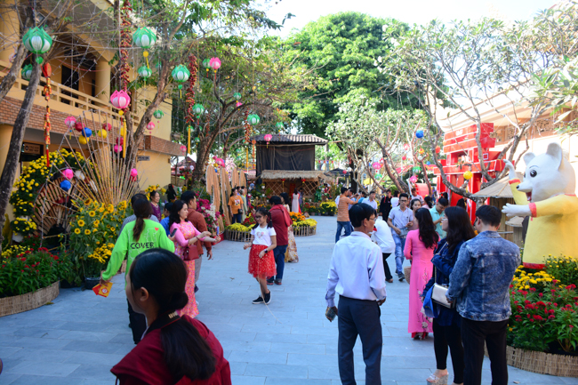 Series of photos on the 3rd day of Tet Holiday