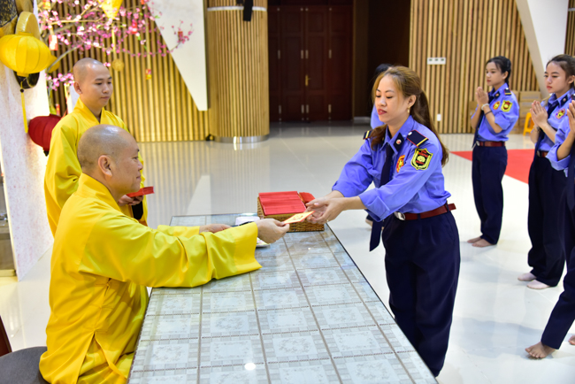 Series of photos on the 3rd day of Tet Holiday