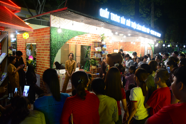 Series of photos on the 3rd day of Tet Holiday