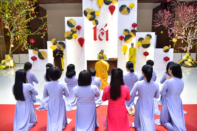 Series of photos on the 3rd day of Tet Holiday