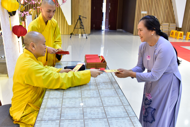 Series of photos on the 3rd day of Tet Holiday