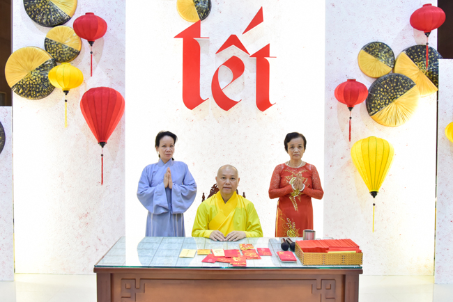 Series of photos on the 3rd day of Tet Holiday