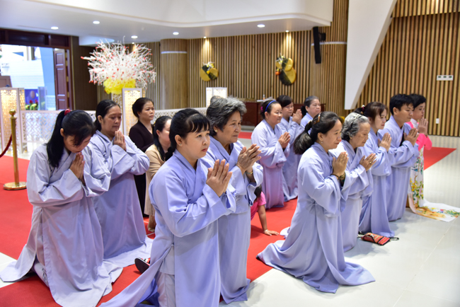 Series of photos on the 3rd day of Tet Holiday