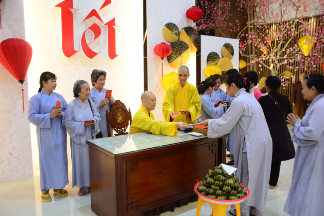 Series of photos on the 3rd day of Tet Holiday