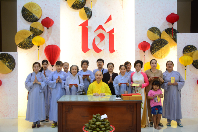 Series of photos on the 3rd day of Tet Holiday