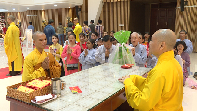 Series of photos on the 3rd day of Tet Holiday