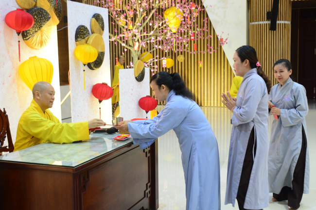 Series of photos on the 3rd day of Tet Holiday