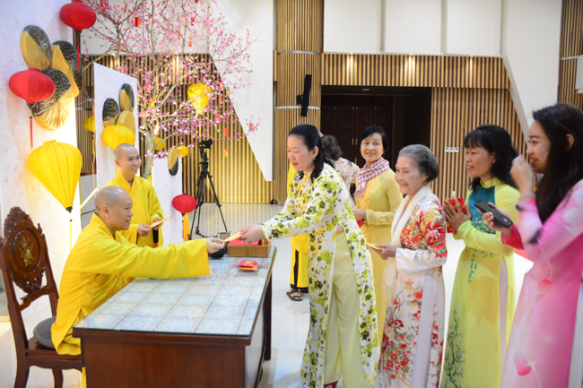 Series of photos on the 3rd day of Tet Holiday