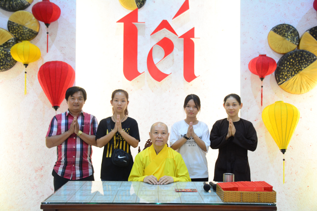 Series of photos on the 3rd day of Tet Holiday