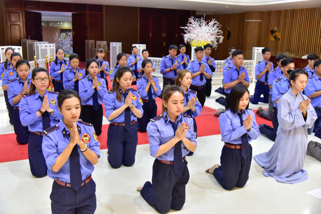 Series of photos on the 3rd day of Tet Holiday