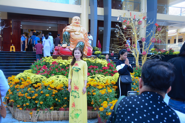 Series of photos on the 3rd day of Tet Holiday