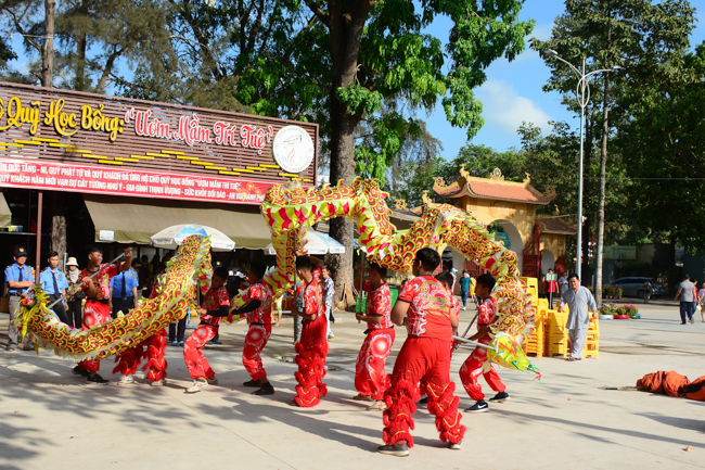 Series of photos on the 3rd day of Tet Holiday