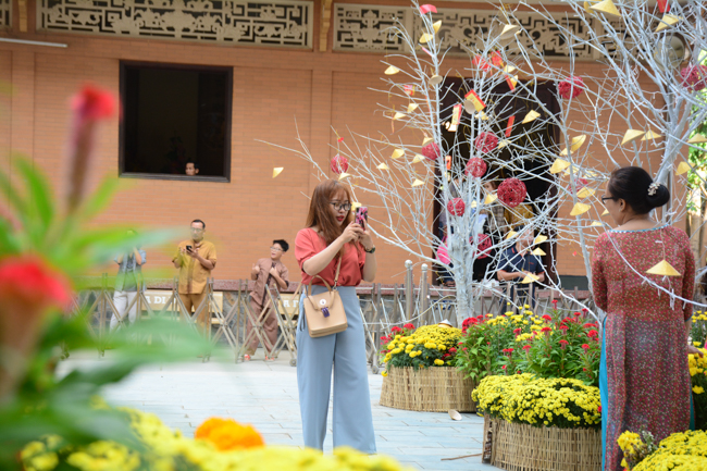 Series of photos on the 3rd day of Tet Holiday