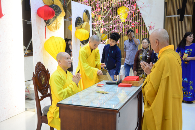 Series of photos on the 3rd day of Tet Holiday