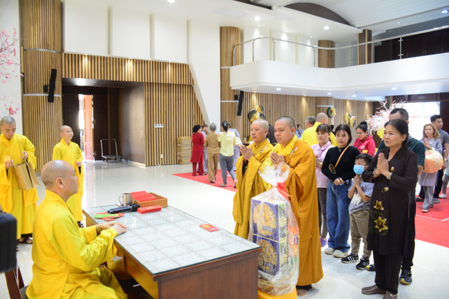 Series of photos on the 3rd day of Tet Holiday