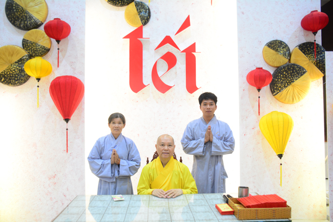 Series of photos on the 3rd day of Tet Holiday