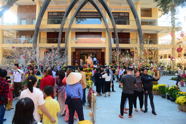 Series of photos on the 3rd day of Tet Holiday