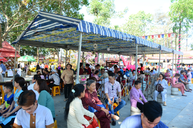 Series of photos on the 3rd day of Tet Holiday