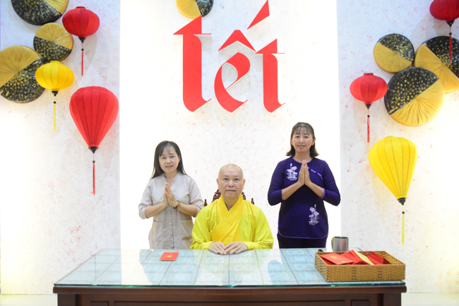 Series of photos on the 3rd day of Tet Holiday