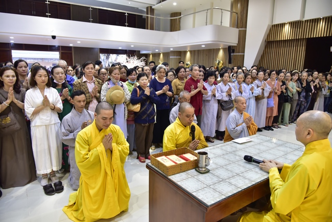 Series of photos on the 4th day of Tet Holiday