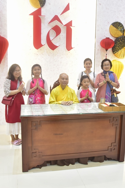 Series of photos on the 4th day of Tet Holiday