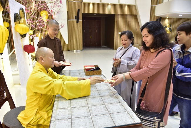 Series of photos on the 4th day of Tet Holiday