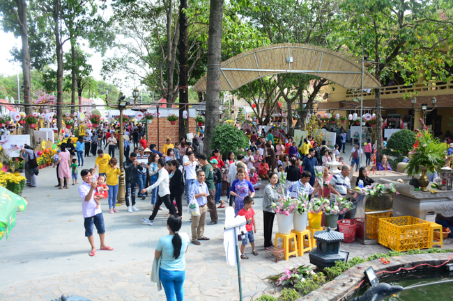 Series of photos on the 4th day of Tet Holiday