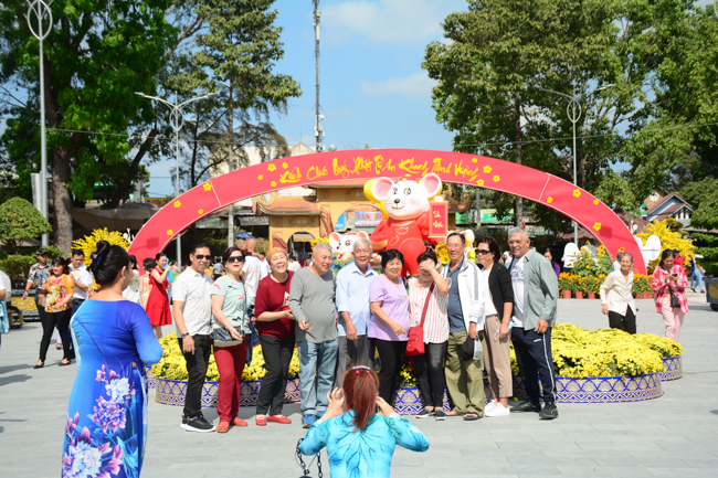 Series of photos on the 4th day of Tet Holiday