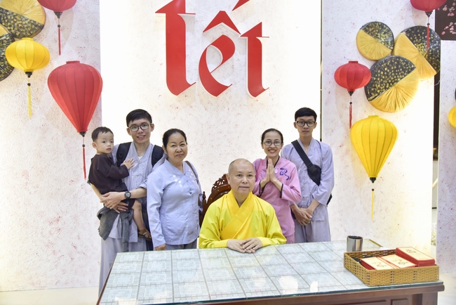 Series of photos on the 5th day of Tet Holiday