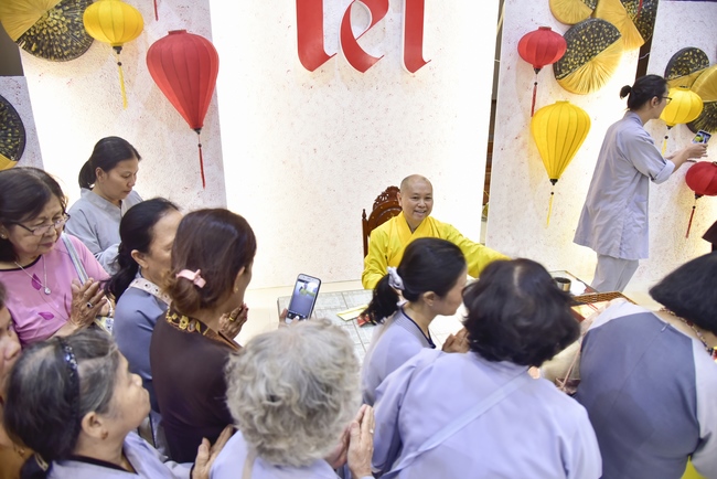 Series of photos on the 5th day of Tet Holiday