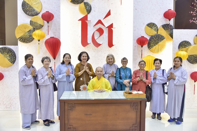 Series of photos on the 5th day of Tet Holiday