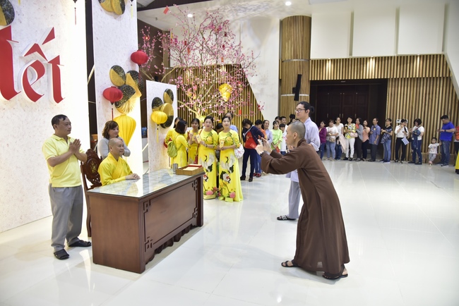 Series of photos on the 5th day of Tet Holiday