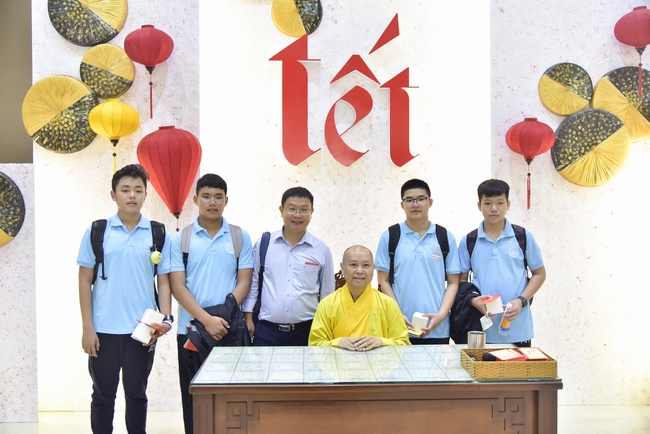 Series of photos on the 5th day of Tet Holiday