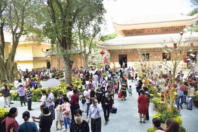 Series of photos on the 5th day of Tet Holiday