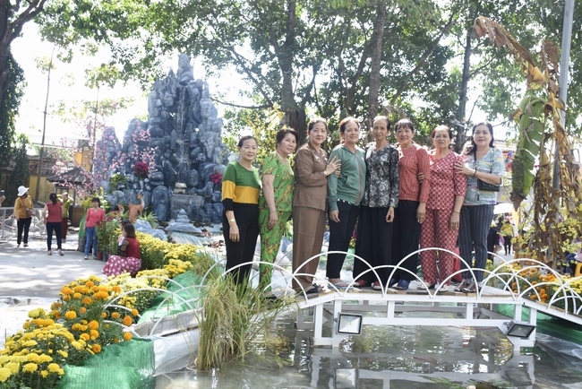 Series of photos on the 5th day of Tet Holiday