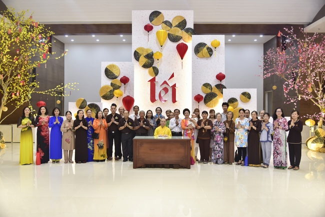 Series of photos on the 5th day of Tet Holiday