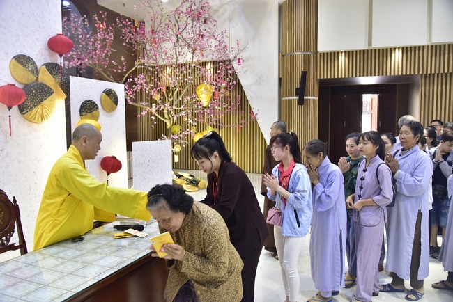 Series of photos on the 5th day of Tet Holiday