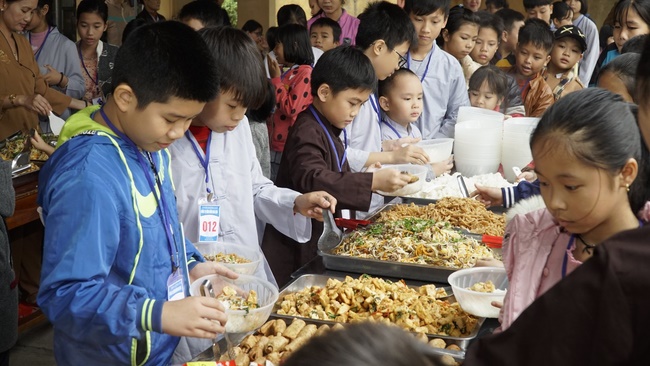 Khóa tu “Ươm Mầm Hoa Sen” chùa Đống Cao