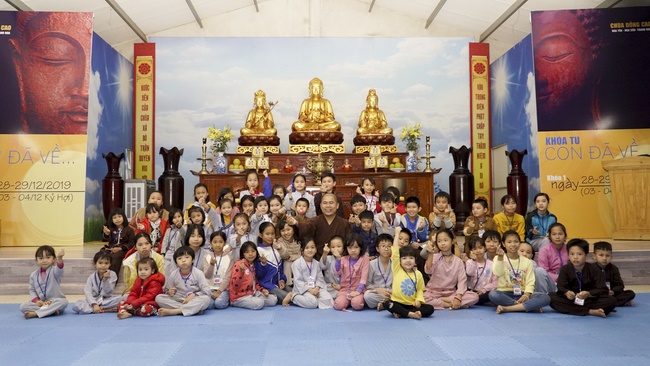 Khóa tu “Ươm Mầm Hoa Sen” chùa Đống Cao