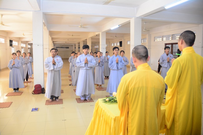 Gia đình Phật tử Hoằng Pháp thọ bát quan trai giới